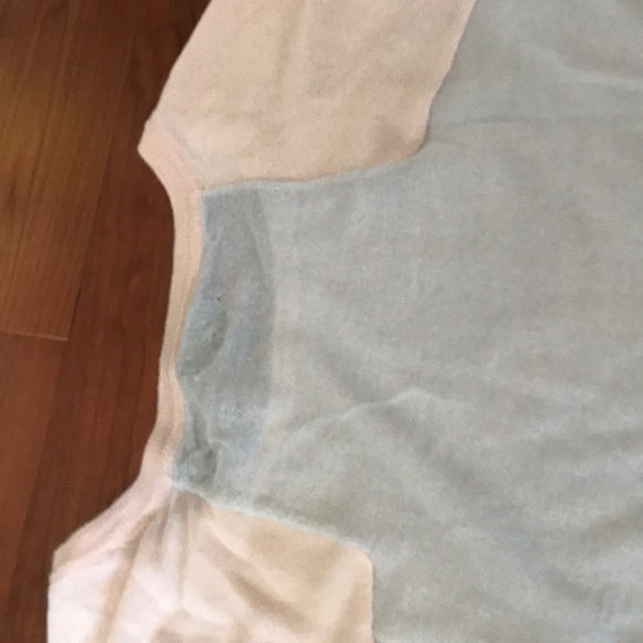 Thin pink, grey sweater - Picture 3 of 4